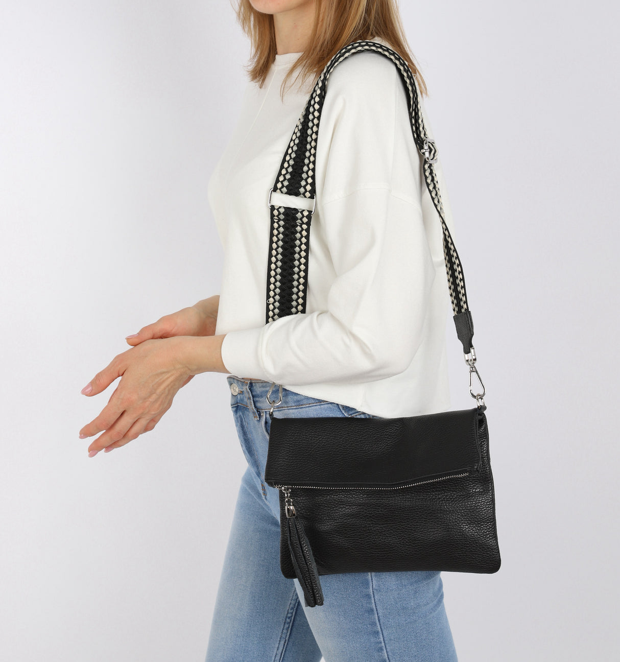 UT19 Schultertasche aus Echtleder